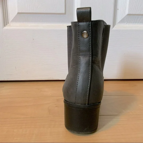 Grey Chelsea Boots - Picture 5 of 14